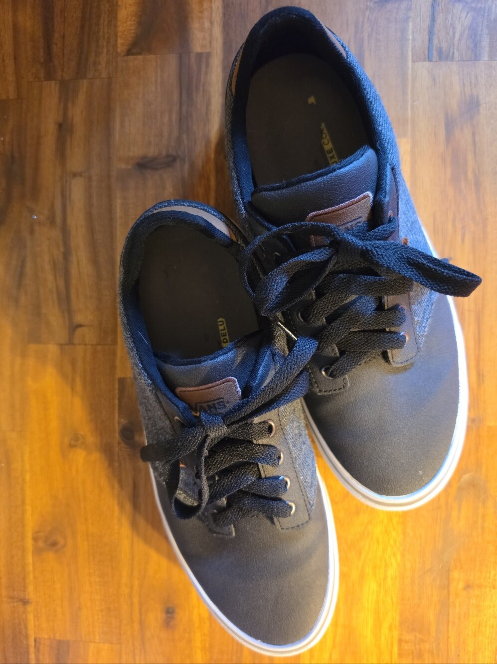 Vans Men's Black Canvas Lace-Up Sneakers